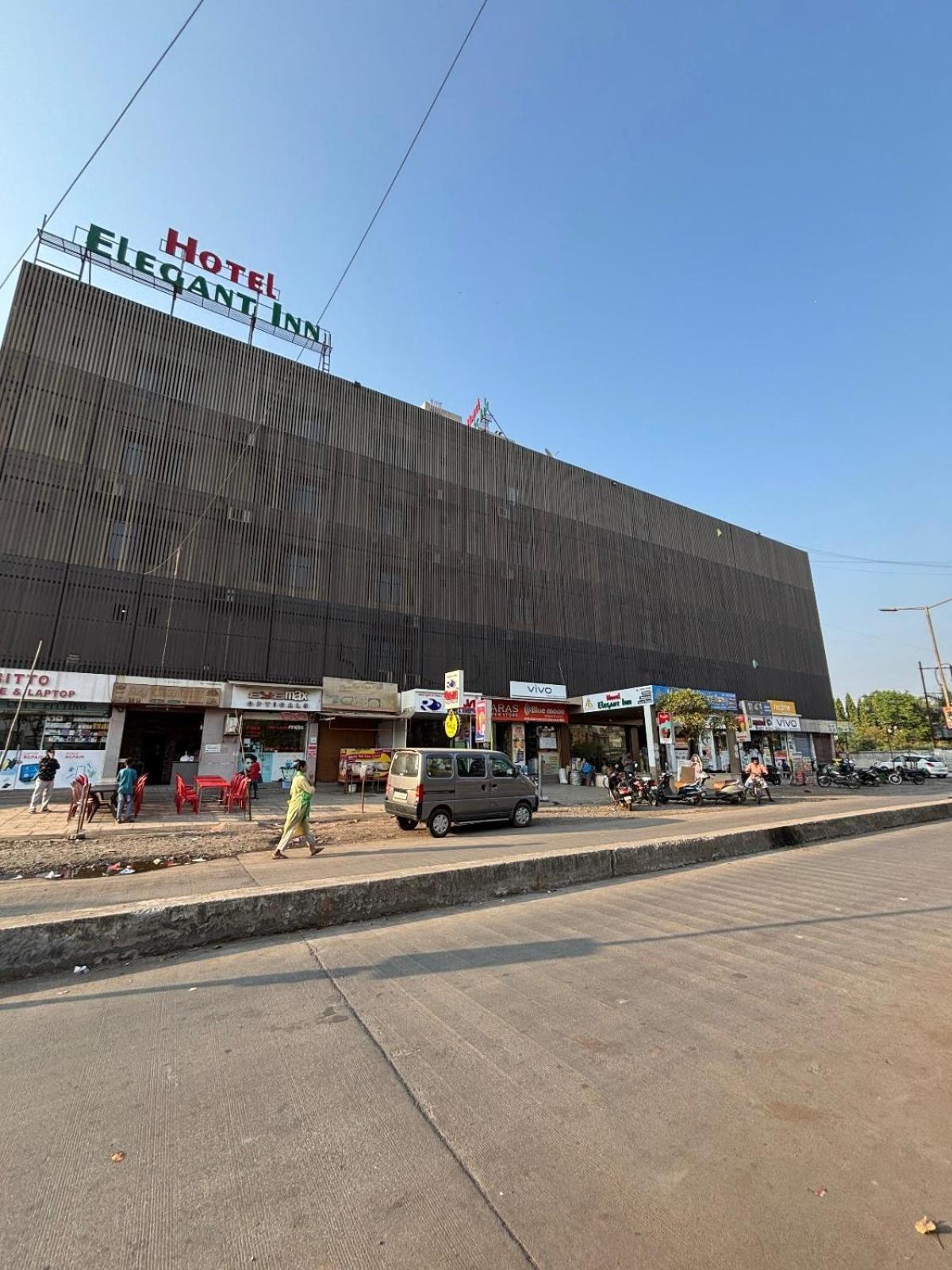 Hotel Elegant Inn Surat Exterior photo